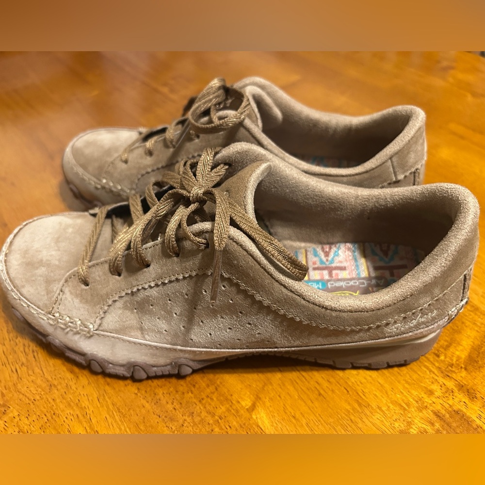 Skechers Casual Sneakers Tan Size 8